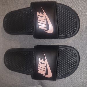Womens Nike Pink & Black Size 6 Slip on Slides with Pink Nike Logo